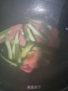 Make Ham sausage and cucumber step 2