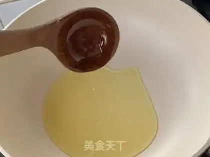 Make Hand grab cake step 4