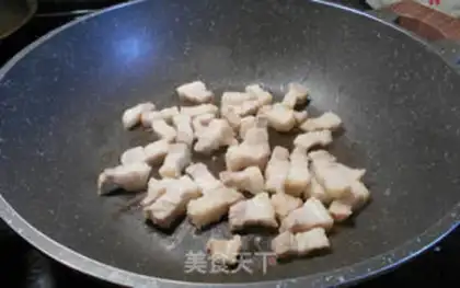 Make Red-burned potatoes and flowers step 4