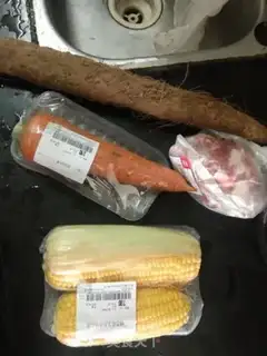 Make Tastes of cornbone, carrots, bouquet soup step 0