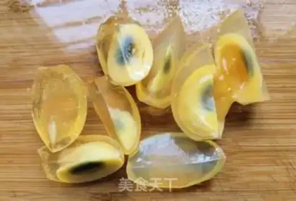 Make A mustard cucumber mixed with eggs step 4