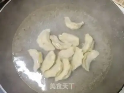 Make Sour sauerkraut pork dumplings step 4