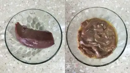 Make Piggy liver and bitter melon step 1
