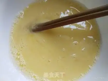 Make Tomato fried eggs step 2