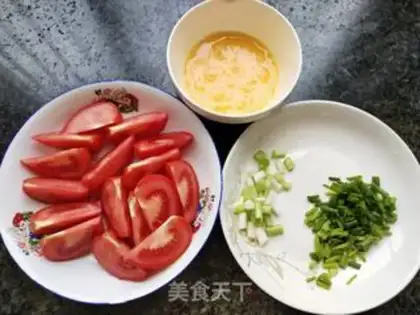 Make Tomato fried eggs step 0