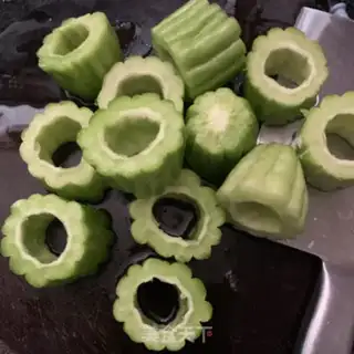 Make Bitter cucumber soup step 2