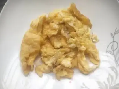 Make Tomato fried eggs step 4