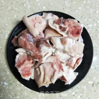Make Spicy roasted pig hoof step 0