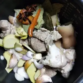 Make Spicy roasted pig hoof step 3