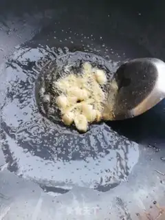 Make Four seasons of bean fried meat step 4