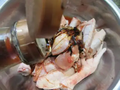 Make New Orleans has chicken claws on his wings step 6