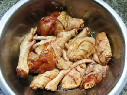 Make New Orleans has chicken claws on his wings step 8