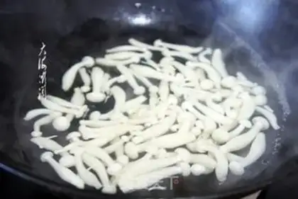 Make Chicken chest, white mushroom step 2
