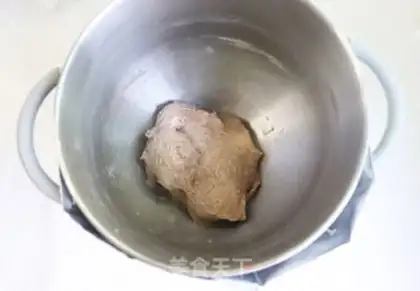 Make All-eat walnut banana buns step 4