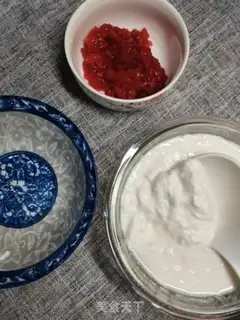 Make Strawberry apple sauce, yogurt step 0