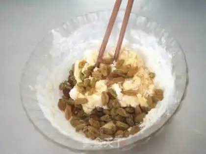 Make raisin cookies step 3