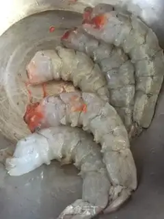 Make Shrimp larvae pizza step 2