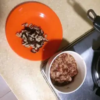 Make Onion noodles step 0
