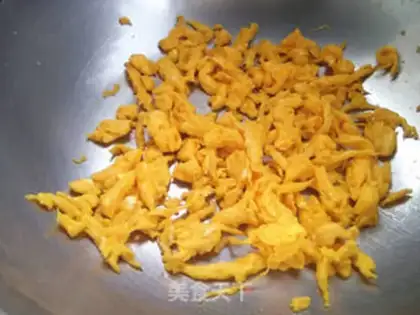 Make Egg radish pie step 1