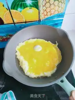 Make Eggs and garlic fried rice step 2