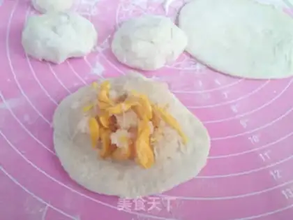 Make Egg radish pie step 5