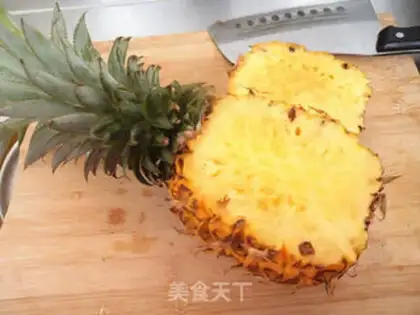 Make Pineapple rice step 2