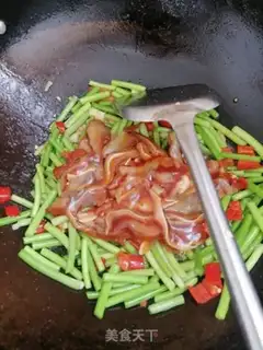 Make Garlic fried pigs step 2