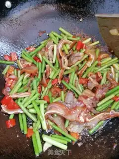 Make Garlic fried pigs step 3