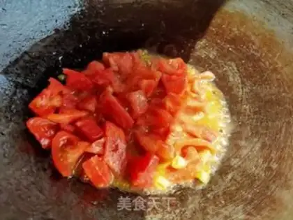 Make Tomato noodle soup step 2
