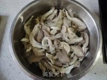 Make Scrambled mushrooms step 0