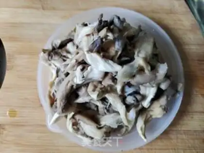 Make Scrambled mushrooms step 1