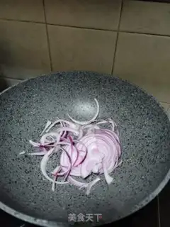 Make Onion beef noodles step 3