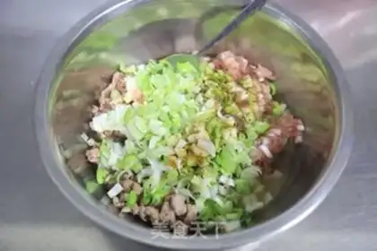 Make The veal is white and green step 3