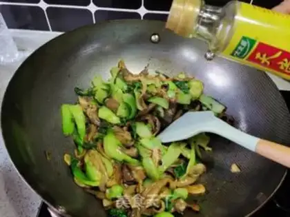 Make Scrambled mushrooms step 8