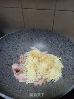 Make Onion beef noodles step 8