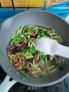 Make Garlic wood and meat step 12