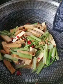 Make Celery fried beans step 5
