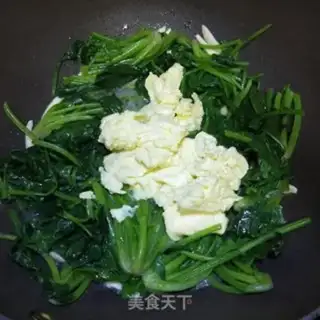 Make Spinach fried eggs step 9