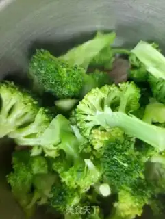 Make Chicken leg salad with broccoli step 6