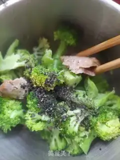 Make Chicken leg salad with broccoli step 8