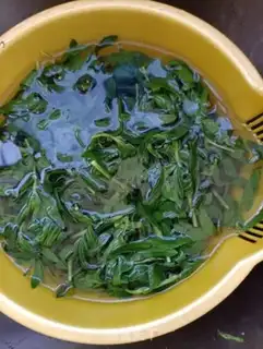 Make A cashew grass step 4