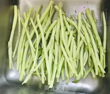 Make Spicy hollow step 1
