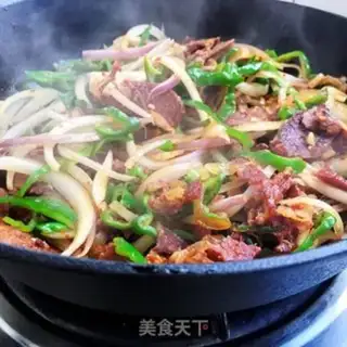 Make Onion pepper fried sausage step 7