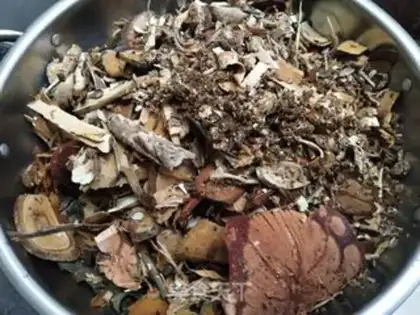 Make Rheumatism herbs for pig feet step 1