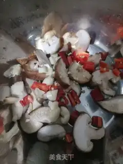 Make Scrambled mushrooms step 1