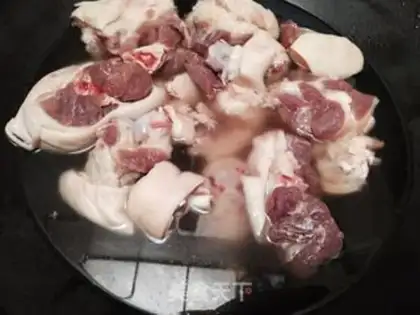 Make Rheumatism herbs for pig feet step 6