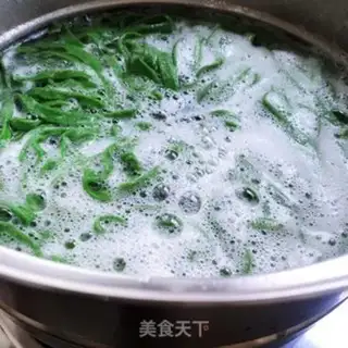 Make Oiled jade noodles step 5