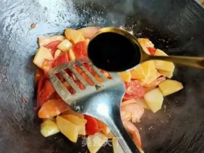 Make Tomato potato shrimp step 11