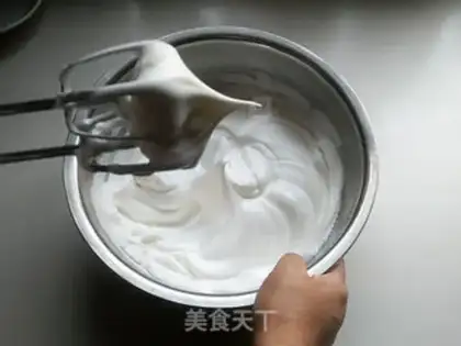 Make White chocolate cream cake step 4