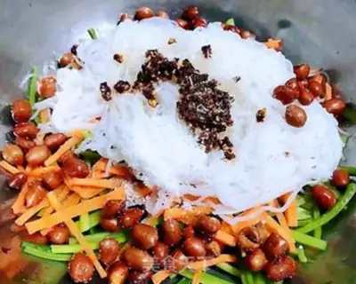 Make A fan of peanut rice with garlic step 7